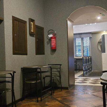 Smart Station Hotel Неаполь Экстерьер фото